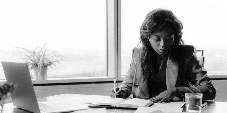 Read more about the article What is the difference between a probate attorney and a litigator?